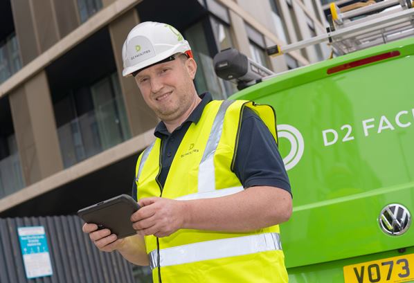 D2 Facilities field engineer using BigChange job management software