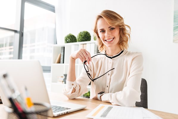 Customer service blogger