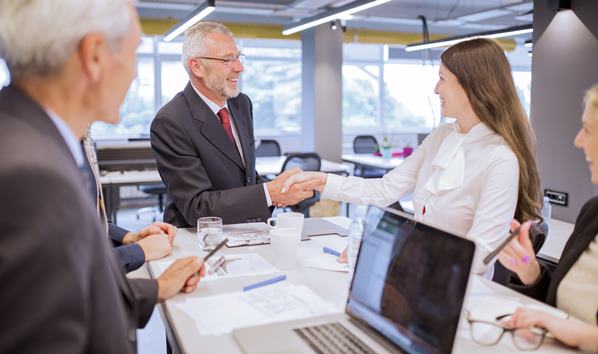 Financial customer service manager with client