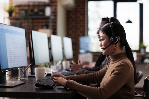 Call center operator