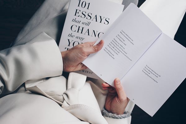 Student reading book